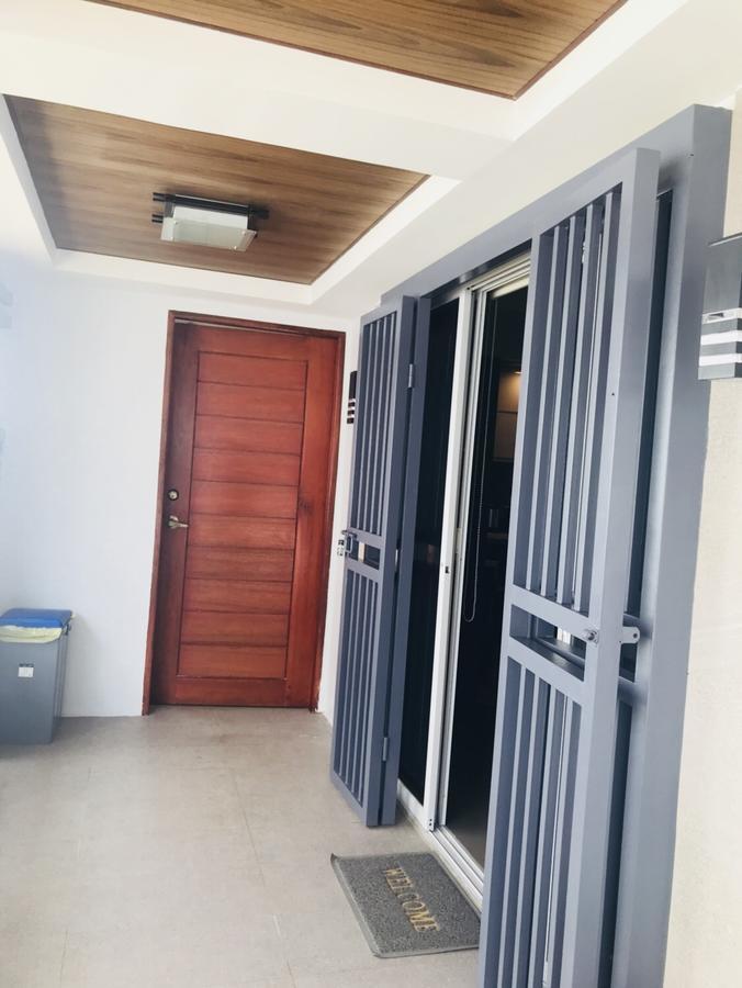 Hillary Timog Park Homes Angeles Esterno foto