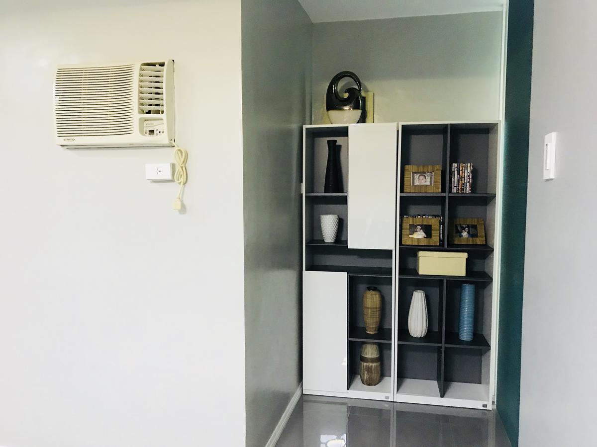 Hillary Timog Park Homes Angeles Esterno foto