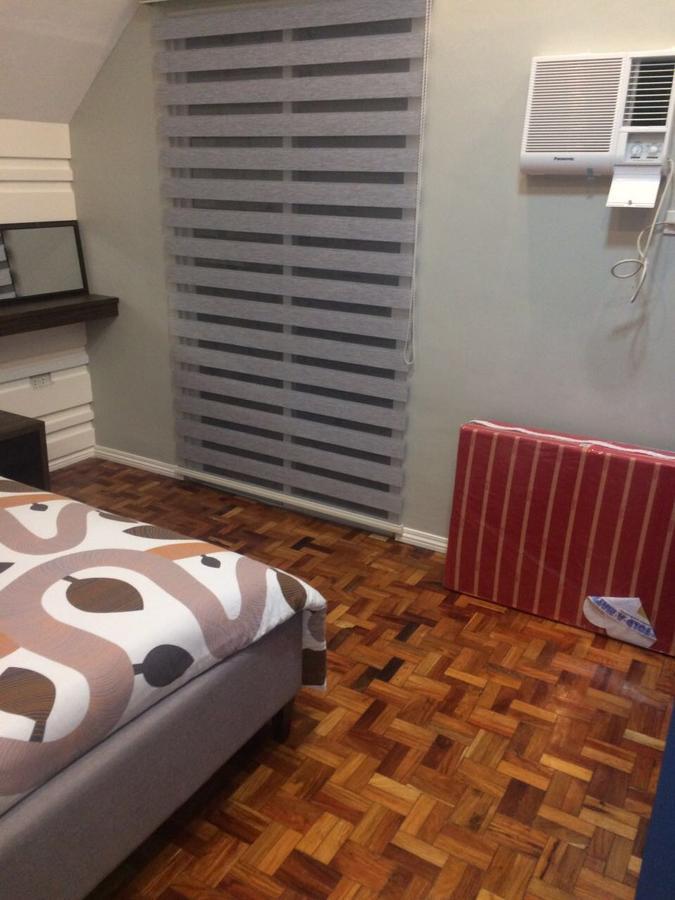 Hillary Timog Park Homes Angeles Esterno foto