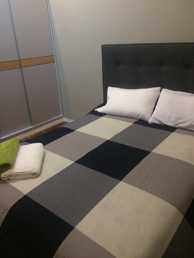 Hillary Timog Park Homes Angeles Esterno foto